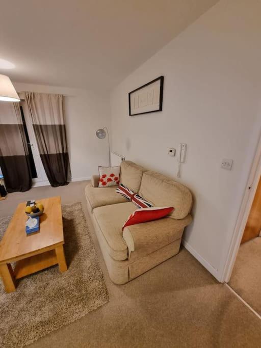 Laura'S Place Διαμέρισμα Isleworth Εξωτερικό φωτογραφία