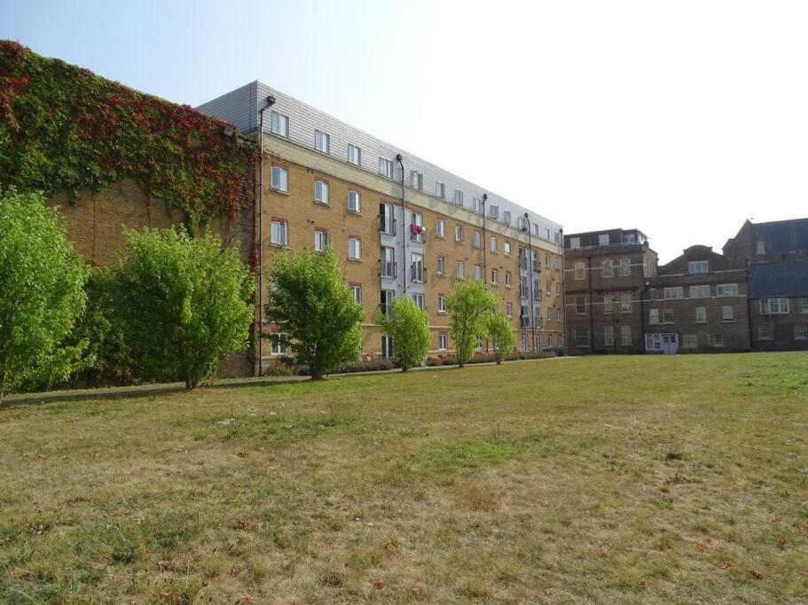 Laura'S Place Διαμέρισμα Isleworth Εξωτερικό φωτογραφία